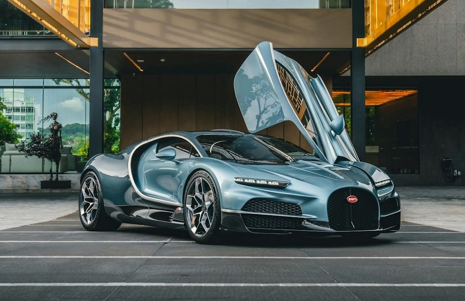 Bugatti Tourbillon, the 1,800 hp V16 hybrid hypercar inspired by Swiss watchmaking and designed as a timeless mechanical masterpiece.