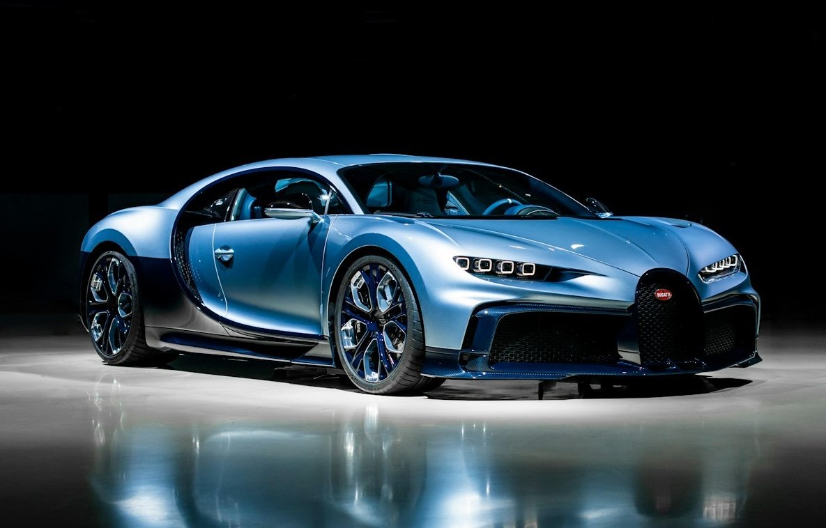 One of the most exclusive hypercars ever built, the Bugatti Chiron Profilée was sold for €9.8 million at RM Sotheby’s, entering the global investment-grade hypercar market as a one-of-one collector automobile.